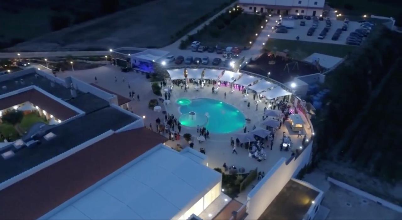 Вилла Tenuta Amalthea Сесса-Аурунка Экстерьер фото